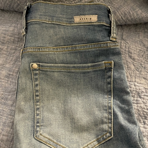 Skinny jeans, has some stretch . H&M - Picture 1 of 5